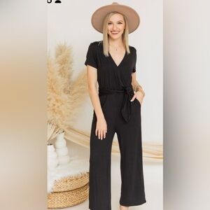 Les Amis Black Wide Leg Jumpsuit with Tie Front and V-neck sz Medium